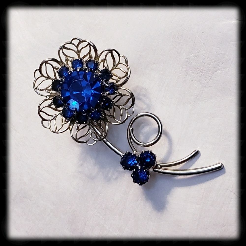 Vintage Silver Tone & Blue Crystal Flower Brooch